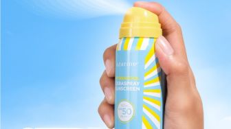 Tinggal Semprot! 4 Sunscreen Spray Kolagen untuk Kulit Kenyal dan Terhidrasi