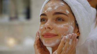 Cegah Iritasi! 4 Low pH Cleanser Buat Remaja untuk Perkuat Skin Barrier