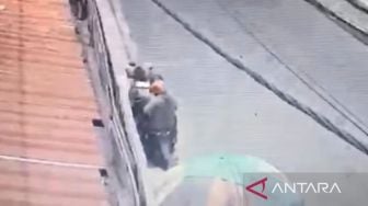 Guru SMP Ditodong Senjata di Depan Sekolah, Begal Gasak Motor, Polisi Buru Pelaku