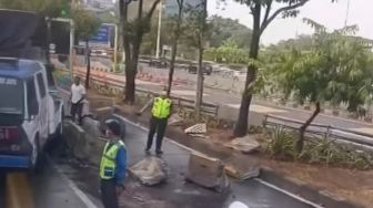 Truk Tabrak Pembatas Jalan di Slipi, 5 Koridor dan 3 Rute Pengumpan Transjakarta Terdampak