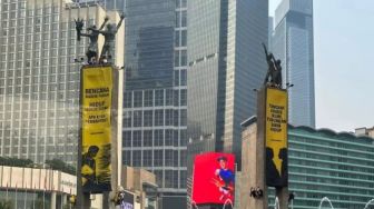 Ironi Ruang Publik: Spanduk Protes Ditertibkan, Bendera Partai Dibiarkan