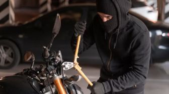 Ngaku Polisi dan Pura-Pura Cari Kos, Komplotan Curanmor Gasak Motor Penghuni
