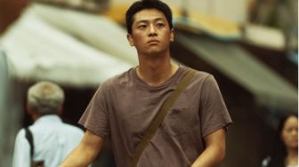 Triste Tropiques Tayang 25 November, Lee Sin Young Jadi Pembunuh Brutal