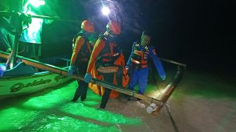 Tiga Hari Diterjang Ombak 2,5 Meter, Nelayan Pesisir Barat Ditemukan Meninggal Tengah Malam