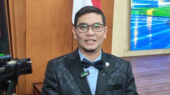 Nostalgia Masa Kecil, Indra Bekti Comeback Jadi Host Cerdas Cermat Versi Modern