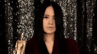 Cetak Sejarah! The Sacred Riana Raih Penghargaan Les Mandrakes d'Or 2026, Piala Oscar Pesulap