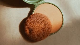 Cara Mencuci Puff Bedak yang Benar agar Bebas Bakteri, Ikuti 6 Langkah Ini