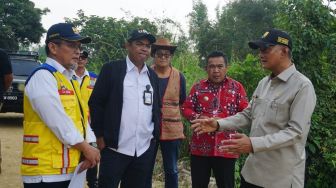 Kebut Perintah Prabowo, Menteri PU Pacu 2.300 Km Jalan Kalimantan-Malaysia