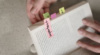 Joki Baca Buku dan Komodifikasi Literasi, Solusi atau Sekadar Ilusi?