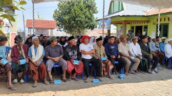 Kementerian Transmigrasi dan Komisi V DPR RI Serahkan 109 SHM Warga Transmigrasi Lombok Timur