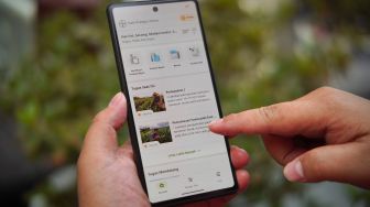 FARMRISE menghadirkan fitur Belajar Tani, informasi cuaca, dan fitur Anti-Counterfeit untuk membantu memverifikasi keaslian produk Bayer. [handout]  