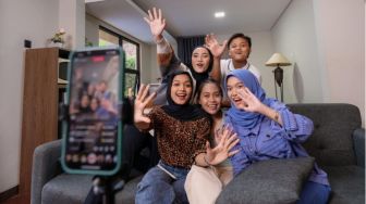 Bahasa Indonesia Era Gen Z: Bertahan, Berubah, atau Kehilangan Identitas?