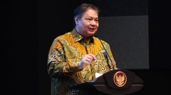 Airlangga Sebut AI Bukan Gantikan Pekerjaan, Tapi Ciptakan Lapangan Kerja & Keterampilan Baru