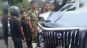 Mobil Listrik Diduga Picu Kecelakaan Beruntun di Medan, 3 Orang Terluka