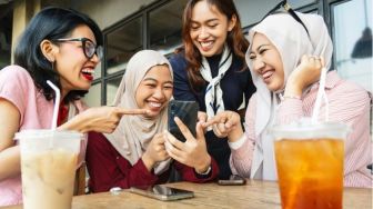 Dari 'Sus' hingga 'Delulu': Apakah Bahasa Gaul Mengancam Bahasa Indonesia?