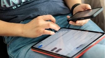Dari FYP ke Kamus: Slang Gen Z Bukti Kreativitas atau Kerusakan Bahasa?