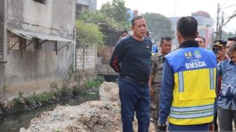 Kali Harun Menyusut Jadi 1 Meter, 4 Rumah Jadi Kendala Normalisasi
