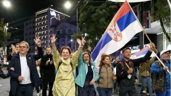 Mahasiswa Serbia Bersih-Bersih Institusi, Kepala Intelijen hingga Direktur Polisi Dipaksa Mundur