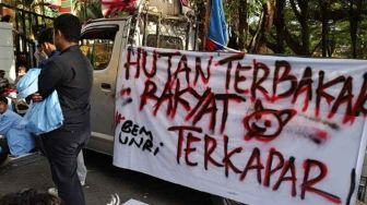 Mahasiswa Geruduk DPRD Riau, Minta Keadilan untuk Korban Karhutla