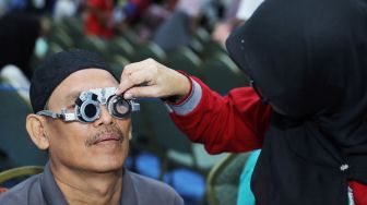 300 Warga Tangerang Ditargetkan Terima Pemeriksaan Mata Gratis dan Bantuan Kacamata