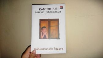 Menyusuri Makna Kehidupan dalam Buku Kantor Pos dan Siklus Musim Semi