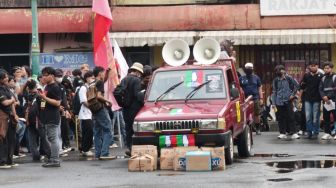 Demo Hari Sumpah Pemuda, Massa Kepatihan Tuntut UMK Rp4,6 Juta dan Turunkan Prabowo