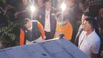 48 Adegan Prarekonstruksi Pembunuhan Ibu dan Anak di Madiun, Tiga Lokasi Ditelusuri