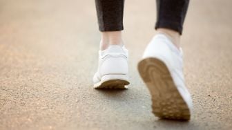 5 Cara Mengatasi Kaki Lecet dan Pegal Setelah Jalan Kaki 20 Ribu Langkah