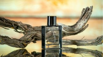 Hangat, Maskulin, dan Berkelas: 5 Parfum Aroma Spicy Woody yang Wajib Coba