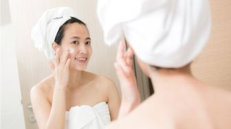 Atasi Skin Barrier Rusak! 4 Repair Serum Ini Cepat Pulihkan Kulit