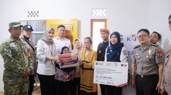 KAI Palembang Salurkan Rp180 Juta untuk Bedah Rumah 3 Warga, Total CSR Tembus Rp1,39 Miliar