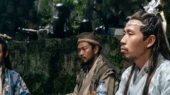 Viral Bapak-Bapak Yasinan Pakai Kostum Drama Kolosal Tiongkok, Netizen: Pantes Istana Langit Sepi