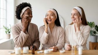 4 Moisturizer Berbahan Honey Extract Berikan Efek Hidrasi agar Wajah Lembap