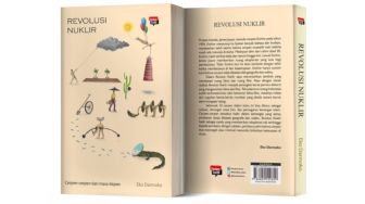 Buku Revolusi Nuklir: Menjelajahi Masa Depan dan Keganjilan Hidup Manusia