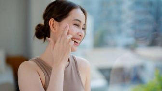 4 Chemical Sunscreen Tanpa Pewangi Buat Perkuat Skin Barrier Kulit Sensitif