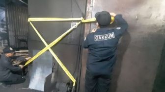 Bikin Polusi Udara Parah, Pabrik Arang di Bekasi Disegel