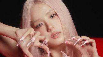 Bikin Deg-degan! Jisoo Terjerat Pesona Cinta Mematikan di Lagu Addicted
