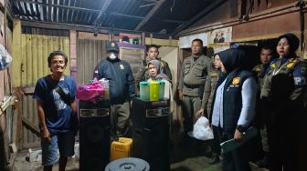 Satpol PP Padang Pariaman Tertibkan Kafe Karaoke-Kedai Tuak, Sejumlah Barang Bukti Disita