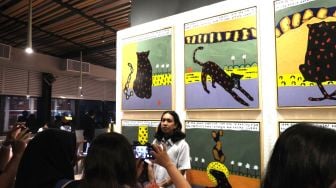 Pameran Tunggal Ibob Hariyatmoko Mewarnai Ruang di Rooftop PORTA by Ambarrukmo