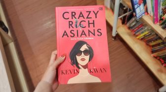 Uang Jadi Tolak Ukur Memperlakukan Manusia di Buku Crazy Rich Asians
