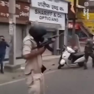 Polisi di India tembak pendemo (Instagram/kabanegri)