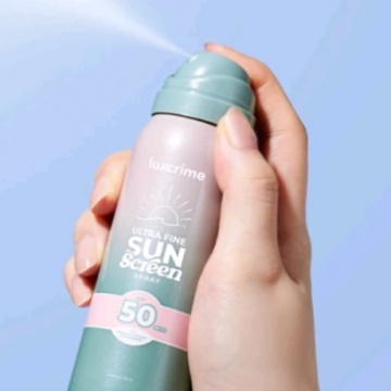 Luxcrime Ultra Fine Sunscreen Spray SPF 50 PA+++ (shopee.co.id/Luxcrime Official Shop)