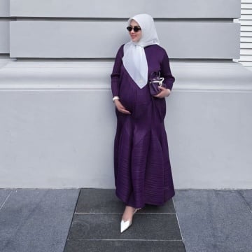 Potret Syahrini pakai flat shoes. (Dok. Instagram)