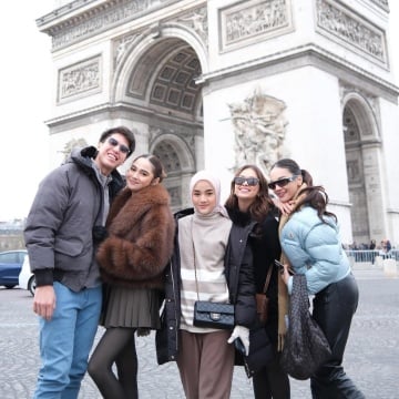 Momen Liburan El Rumi, Syifa Hadju, Rebecca Klopper dan Violenzia Jeanette (Instagram)