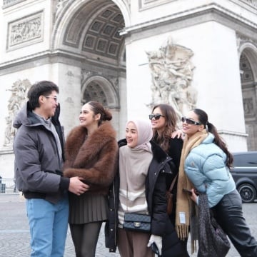 Momen Liburan El Rumi, Syifa Hadju, Rebecca Klopper dan Violenzia Jeanette (Instagram)