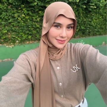 Inspirasi Pasmina 'Meleyot' Syahnaz Sadiqah (Instagram)