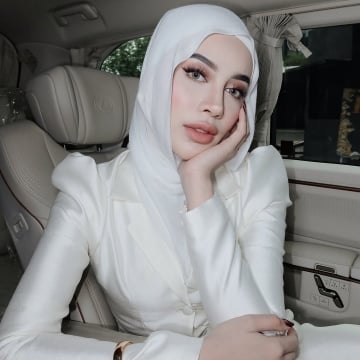 Inspirasi Pasmina 'Meleyot' Emy Aghnia (Instagram)