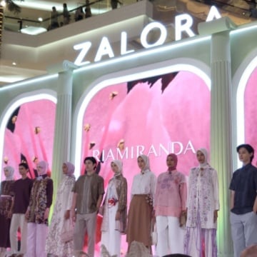 Tren Baju Lebaran 2025: Perpaduan Elegansi dan Modernitas di ZALORAYA 2025 (Suara.com/Dinda)