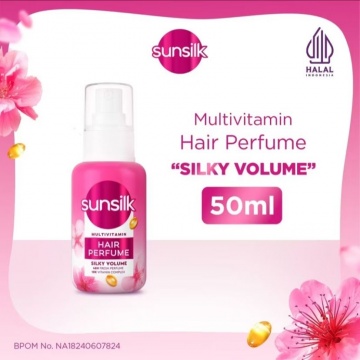 3 rekomendasi hair parfume dari brand ternama Sunsilk, yang kedua adalah Sunsilk Multivitamin Hair Perfume Silky Volume. Produk hair parfume ini dapat membuat rambut kamu wangi dan lebih bervolume (Shopee/Unilever Indonesia Official Shop)
