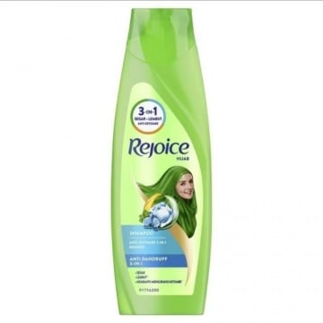 Rejoice Shampoo Hijab 3-in-1 Perfect Perfume, salah satu sampo yang direkomendasikan untuk wanita berhijab (Shopee/P&G Official Store)